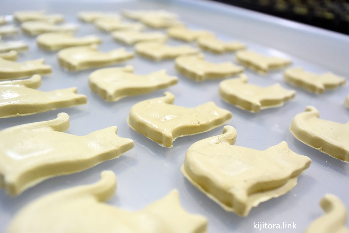 オリジナルクッキー型の作り方 チョコもパンケーキもフェイクフードにも使えるのにタダ キジとら